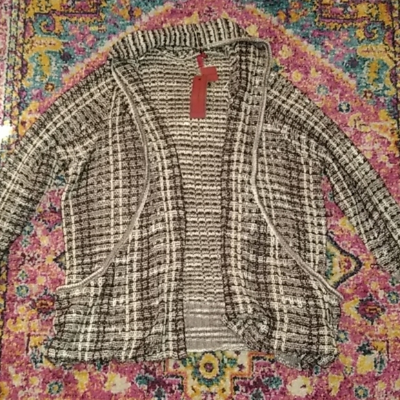 Women Sweater - Picture 1 of 3